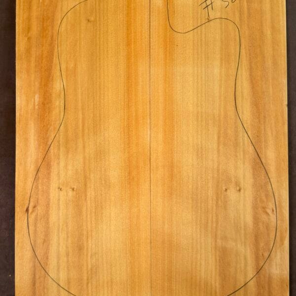 Acoustic Guitar Kauri Pine Soundboard