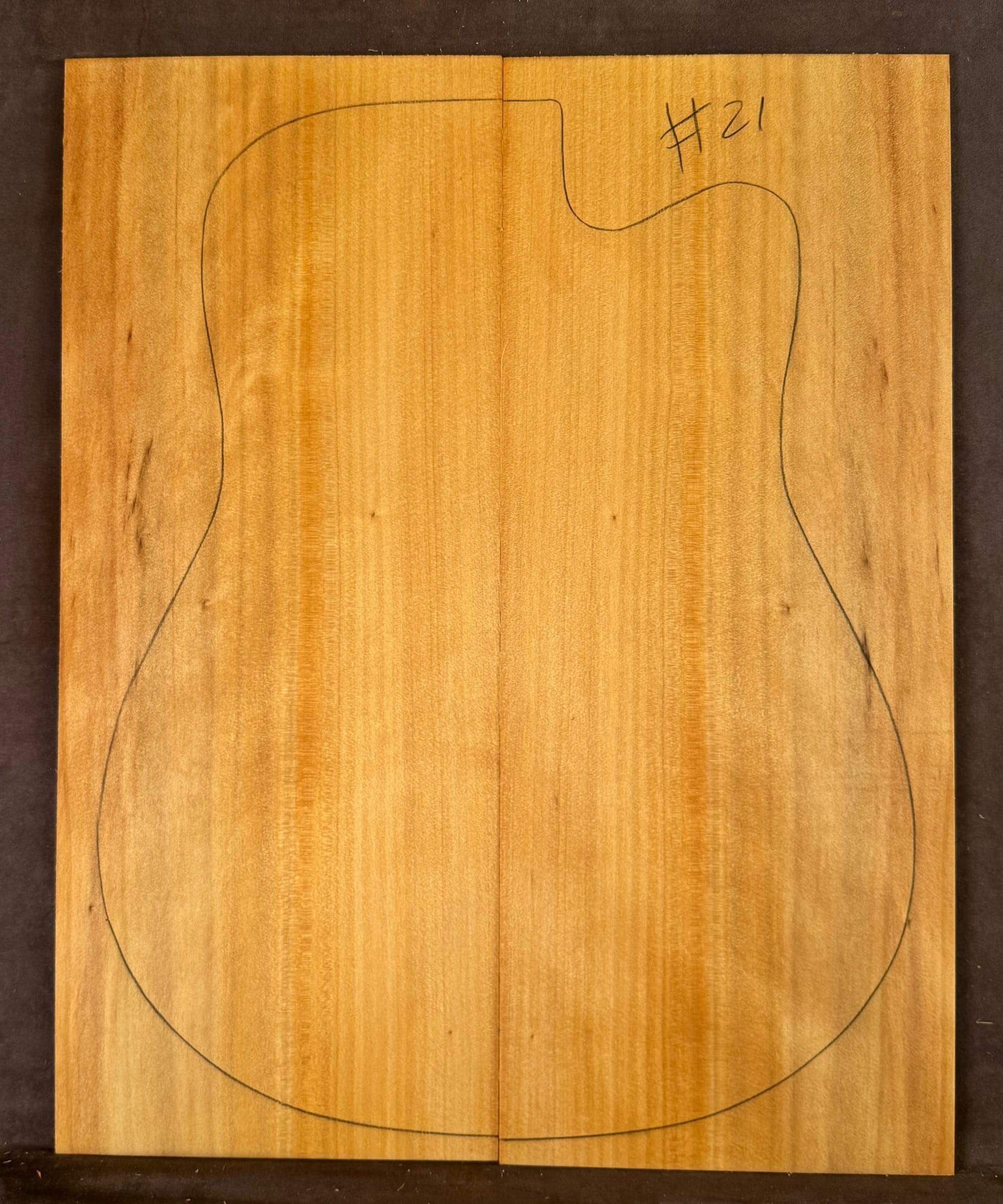 Acoustic Guitar Kauri Pine Soundboard