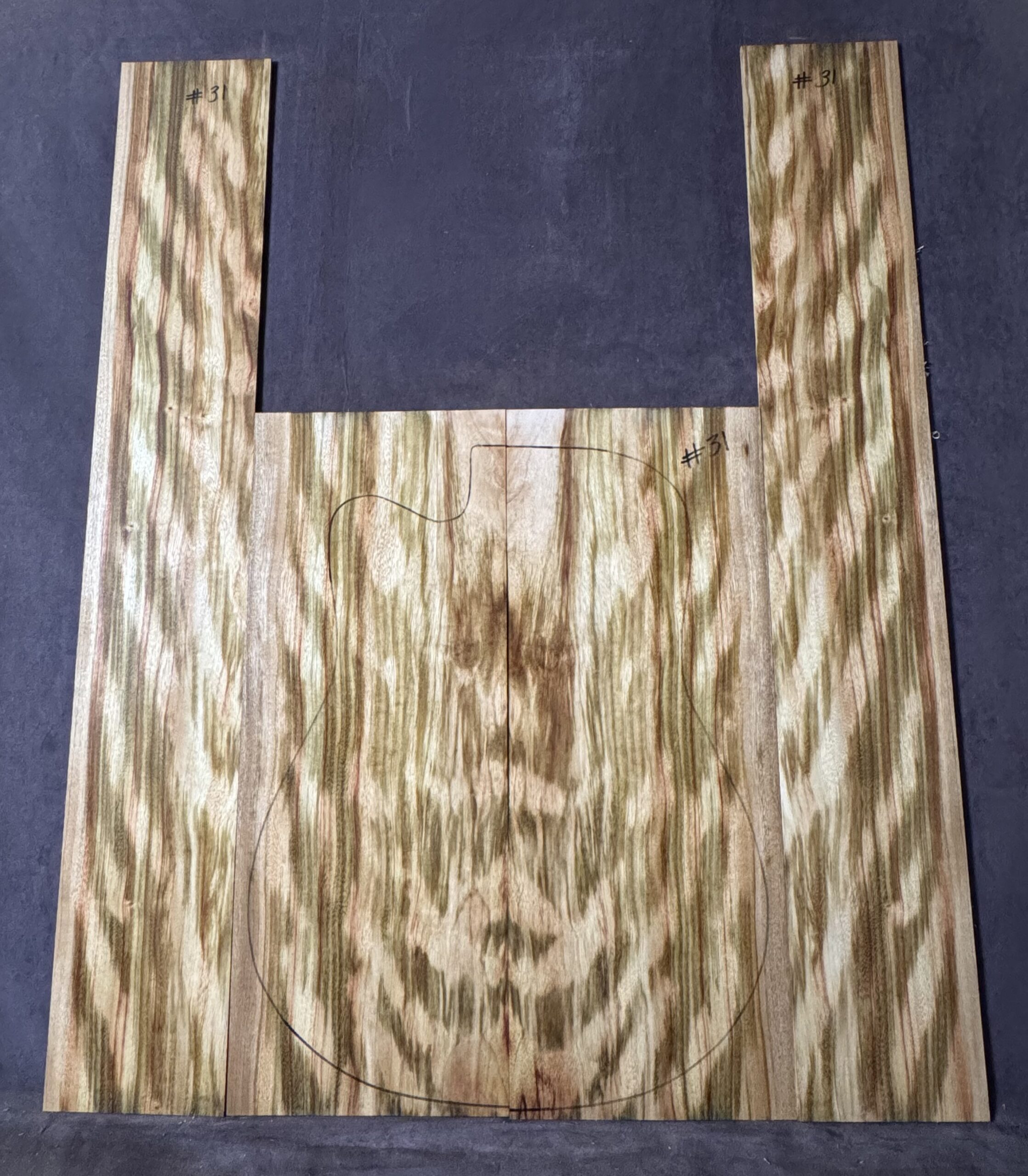 Acoustic Guitar Camphor Laurel Back and Sides